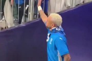 网传内马尔与球迷握手戒指被顺走，本人辟谣：一周造谣我3次😡