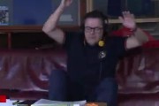 完全破防！龙赛罗不敢看姆巴佩罚点，姆巴佩失点后龙赛罗愤怒拍桌
